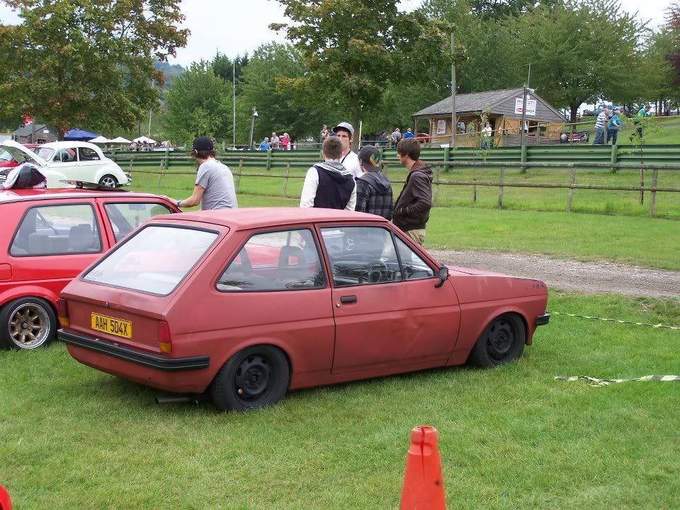 Retro Rides 1981 Mk1 Fiesta slammed
