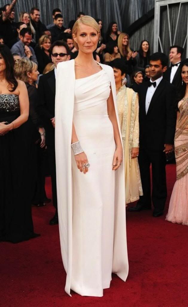 photo Gwyneth-Paltrow-in-Tom-Ford-at-Academy-Awards-Oscars-2012-630x1024_zpse77ba9b3.jpg