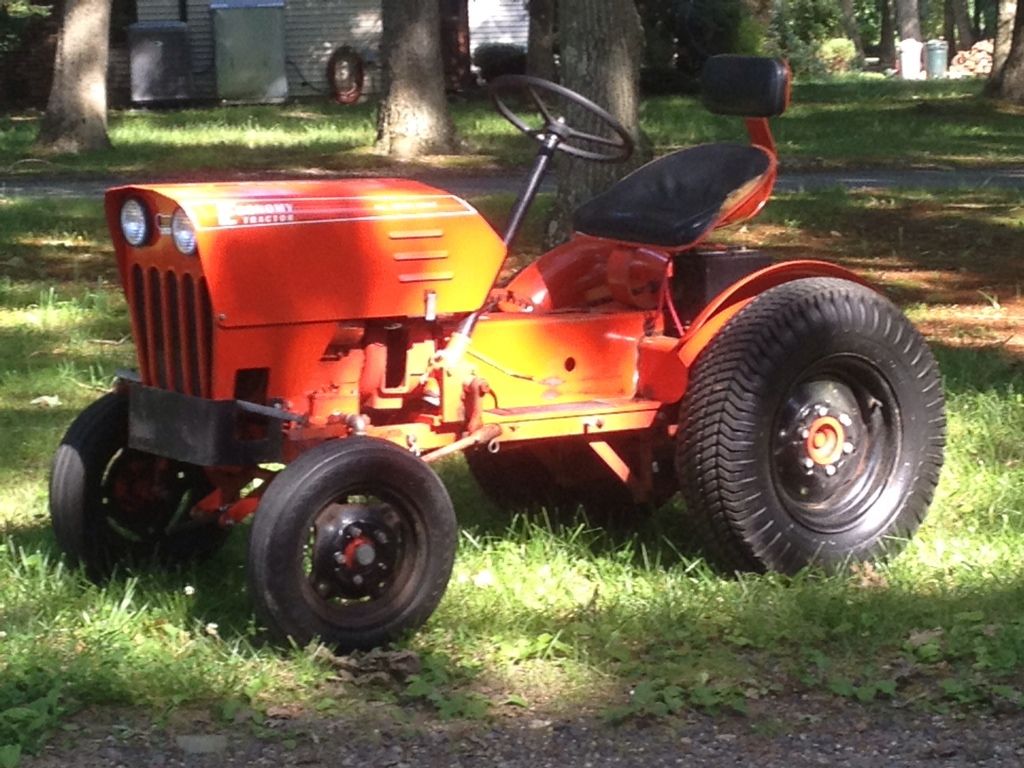 My 1973 Power King 1614 Economy Tractor