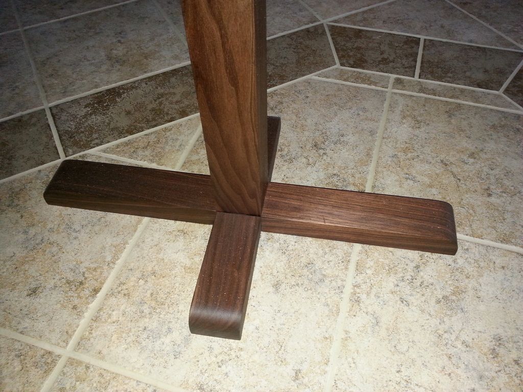 Small Pedestal Table How do I Attach Legs to the Single Post